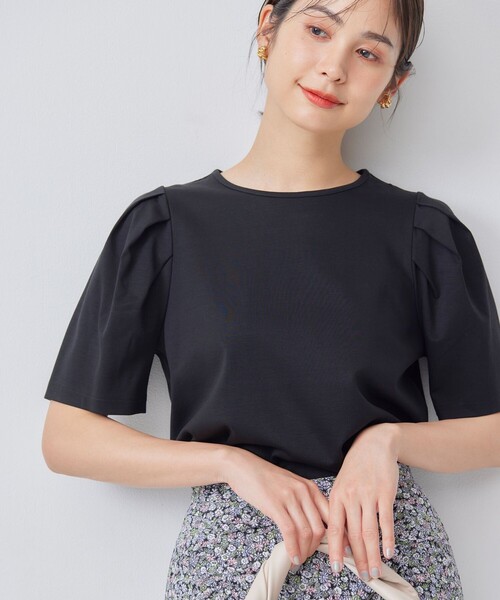 組曲(クミキョク)の「タックスリーブポンチ カットソー(Tシャツ/カットソー・レディース・ブルー系/ピンク系/アイボリー系/ブラック系・2/3)」の2枚目の写真