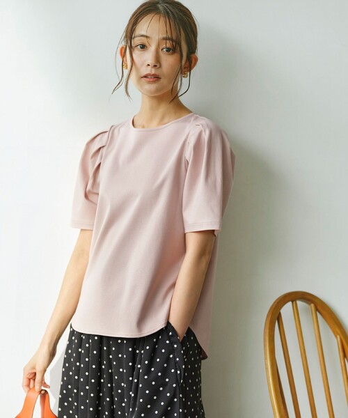 組曲(クミキョク)の「タックスリーブポンチ カットソー(Tシャツ/カットソー・レディース・ブルー系/ピンク系/アイボリー系/ブラック系・2/3)」の4枚目の写真