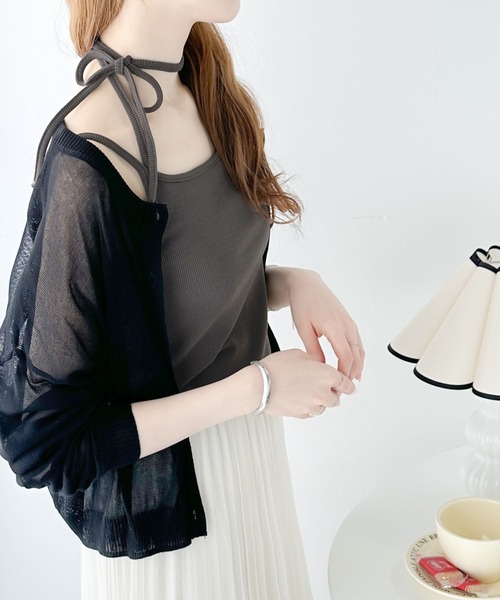 mily bilet（ミウィビレット）の「【mily bilet】大人レディを演出する万能item。チョーカーリボン使いカップ付きキャミソール（キャミソール・レディース・ブラック/アイボリー/ブルー/グレー・LARGE/MEDIUM/SMALL/X-LARGE）」の18枚目の写真