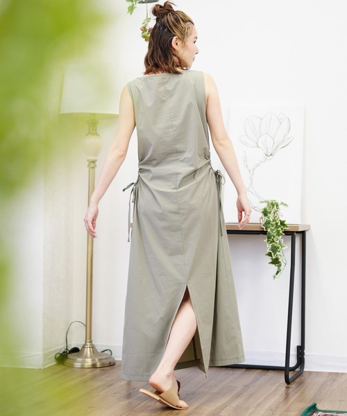 Ungrid(アングリッド)の「【ムラサキスポーツ限定】UNGRID/アングリッド 水陸両用 ユーティリティー カッティングロングワンピース 240201(ワンピース・レディース・ブラック/グレイッシュベージュ・M)」の14枚目の写真