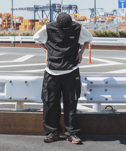 kutir（クティール）の「バイカラーナイロンアノラックベスト