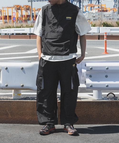 kutir（クティール）の「バイカラーナイロンアノラックベスト（ベスト・メンズ・ブラック/ネイビー/ライトカーキ・MEDIUM/LARGE）」の7枚目の写真