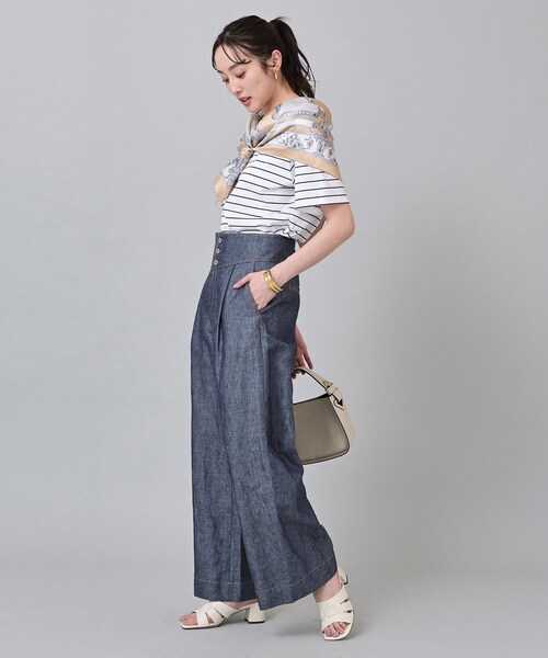 UNTITLED（アンタイトル）の「【手洗い／88cm正方形】エンブレムプリントスカーフ（ストール/ショール・レディース・ブルー系4/ベージュ系4・99）」の6枚目の写真