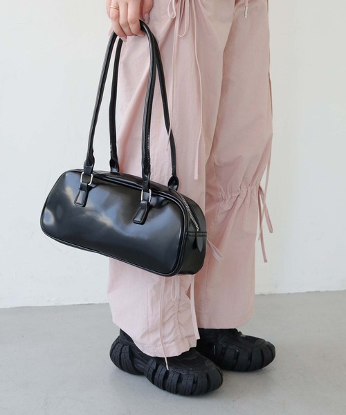 nomnom（ノムノム）の「【nomnom】スクエアビッグショルダーバッグ（ショルダーバッグ・レディース・ブラック/ブラウン/ピンク/アイボリー/ワイン/シルバー・FREE）」の9枚目の写真