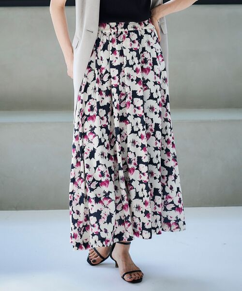 le.coeur blanc（ルクールブラン）の「フラワープリントギャザースカート（スカート・レディース・ブルー系その他4/イエロー系その他・38）」の2枚目の写真
