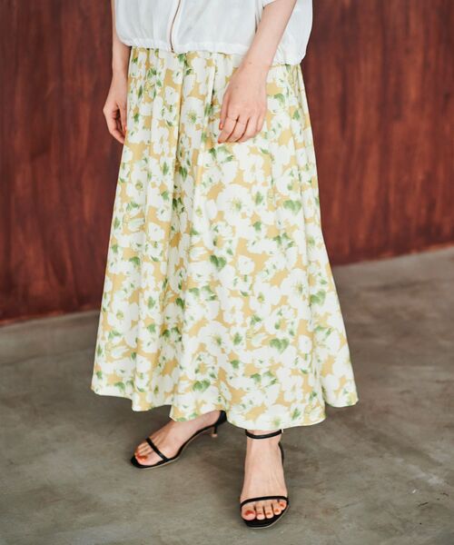le.coeur blanc（ルクールブラン）の「フラワープリントギャザースカート（スカート・レディース・ブルー系その他4/イエロー系その他・38）」の9枚目の写真