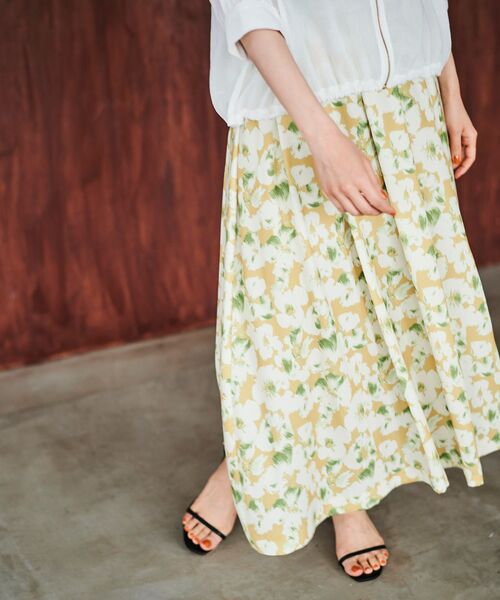 le.coeur blanc（ルクールブラン）の「フラワープリントギャザースカート（スカート・レディース・ブルー系その他4/イエロー系その他・38）」の10枚目の写真