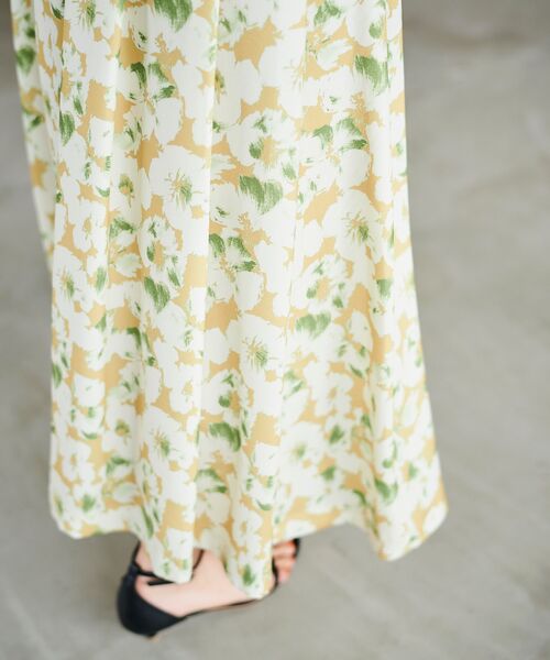le.coeur blanc（ルクールブラン）の「フラワープリントギャザースカート（スカート・レディース・ブルー系その他4/イエロー系その他・38）」の11枚目の写真
