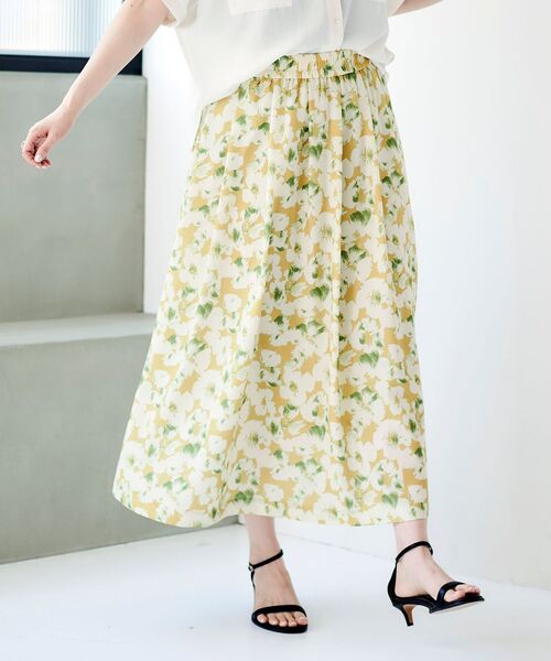 le.coeur blanc（ルクールブラン）の「フラワープリントギャザースカート（スカート・レディース・ブルー系その他4/イエロー系その他・38）」の19枚目の写真