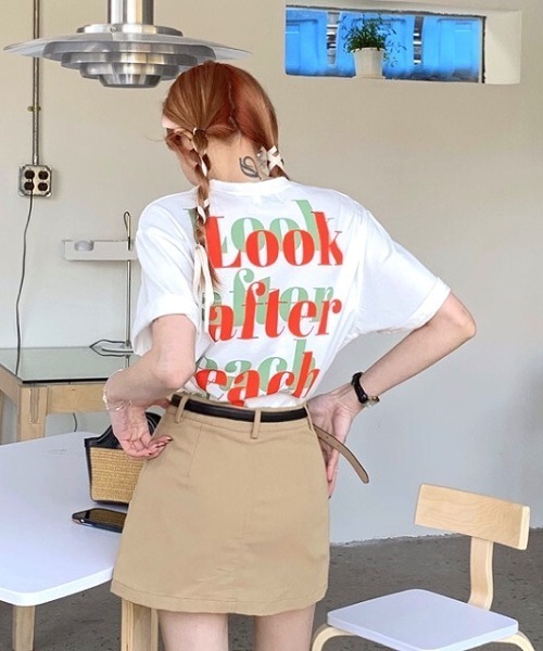 SHEENA(シーナ)の「オーバーラップ配色ロゴBIGTシャツ(Tシャツ/カットソー・レディース・ホワイト/サックスブルー・M)」の19枚目の写真