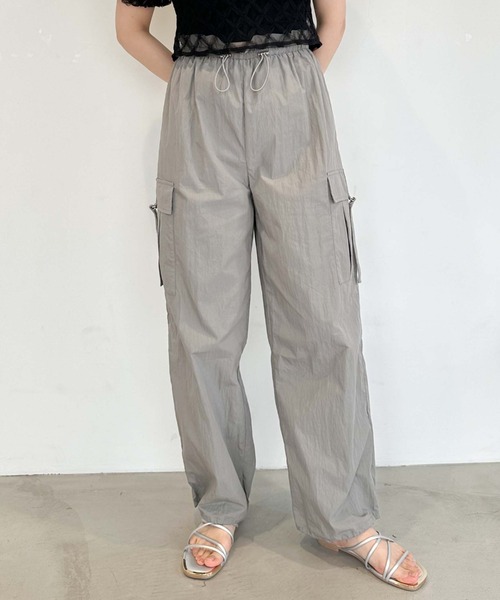 archives(アルシーヴ)の「ウエストギャザーカーゴパンツ(カーゴパンツ・レディース・グレー/ブラック/アイボリー・MEDIUM)」の4枚目の写真