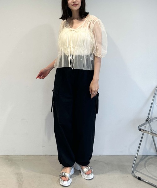 archives(アルシーヴ)の「ウエストギャザーカーゴパンツ(カーゴパンツ・レディース・グレー/ブラック/アイボリー・MEDIUM)」の20枚目の写真