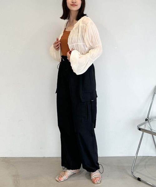 archives(アルシーヴ)の「ウエストギャザーカーゴパンツ(カーゴパンツ・レディース・グレー/ブラック/アイボリー・MEDIUM)」の21枚目の写真