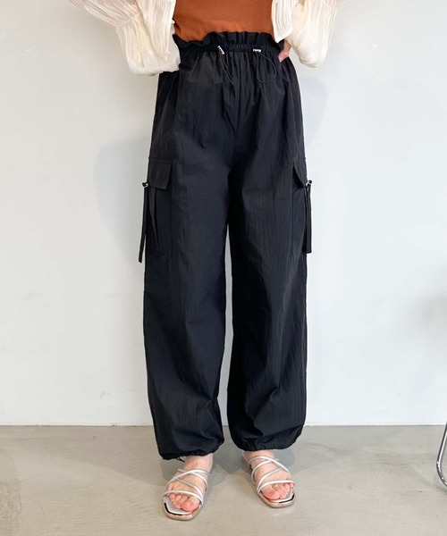 archives(アルシーヴ)の「ウエストギャザーカーゴパンツ(カーゴパンツ・レディース・グレー/ブラック/アイボリー・MEDIUM)」の17枚目の写真