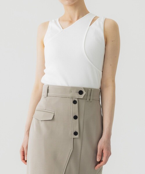 UNITED TOKYO（ユナイテッドトウキョウ）の「ラセンカットアウトタンクトップ｜ウォッシャブル（タンクトップ・レディース・ブラック/ホワイト/ダークブルー・FREE）」の2枚目の写真