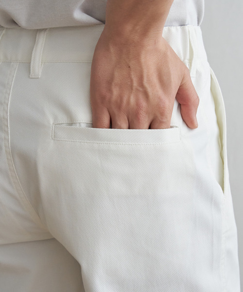 ikka（イッカ）の「6.5分丈ドビーハーフパンツ（その他パンツ・メンズ・ブラウン/ブラック/ホワイト・L/XL/S/M）」の9枚目の写真