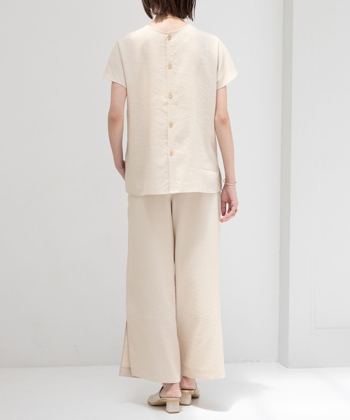 Elura（エルーラ）の「サラサラサマーリネンライク2wayプルオーバー/113176（シャツ/ブラウス・レディース・ブラック/ベージュ/ホワイト・FREE）」の16枚目の写真