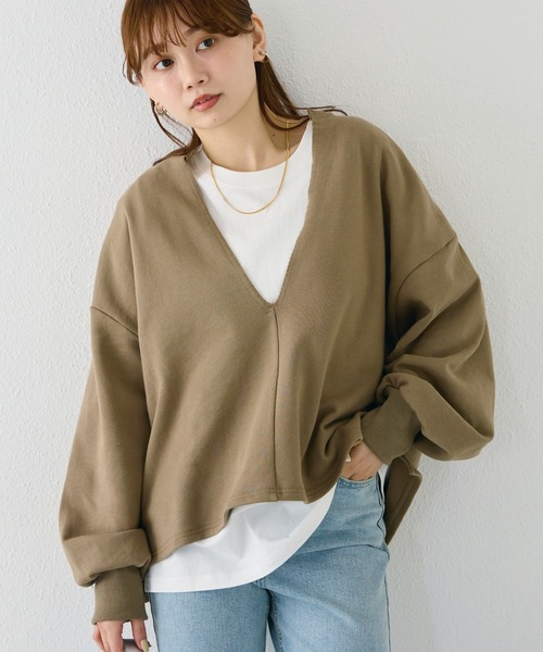 LAVEANGE（ラビアンジェ）の「Vネックスエットアンサンブル【セットアップ対応】（スウェット・レディース・ベージュ/ブラック/ブラウン・4L/3L/LL/M/5L）」の2枚目の写真