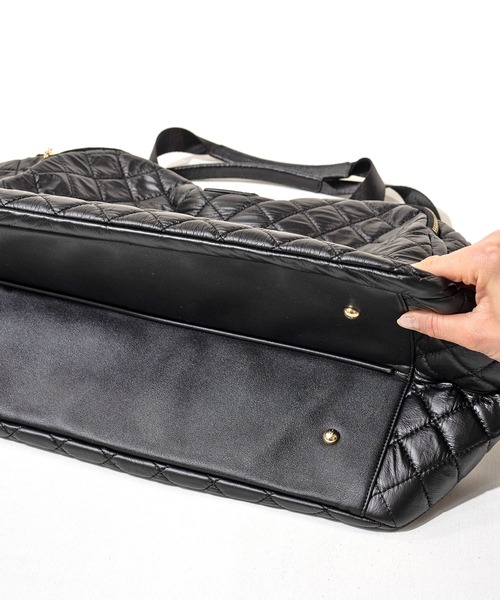 HAYNI（ヘイニ）の「Loche Quilted Boston Bag　ロシェキルティングボストン LLサイズ【改良版・第2世代】（ボストンバッグ・レディース・グレー系/チョコ/ブラック・FREE）」の12枚目の写真