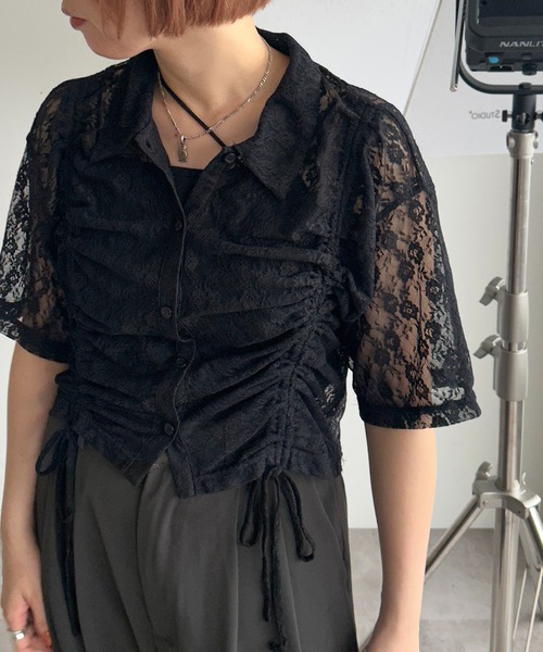 apres jour mignon（アプレジュールミニョン）の「ラメシアーレースドロストシャツ【ZOZOTOWN限定アイテム】（シャツ/ブラウス・レディース・シルバー/レッド/ピンク/オフホワイト/ブラック・フリー/X-LARGE）」の3枚目の写真