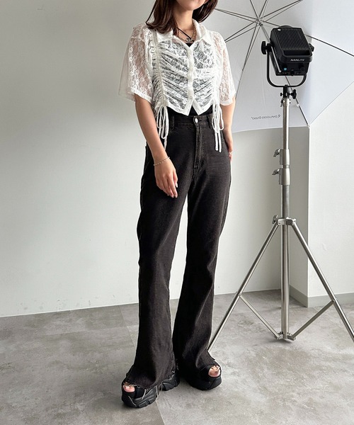 apres jour mignon（アプレジュールミニョン）の「ラメシアーレースドロストシャツ【ZOZOTOWN限定アイテム】（シャツ/ブラウス・レディース・シルバー/レッド/ピンク/オフホワイト/ブラック・フリー/X-LARGE）」の7枚目の写真