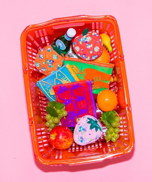 ACCOMMODE（アコモデ）の「CHAMCHAM MARKET / クリアグロッサリーポーチ（ポーチ・レディース・イエロー/オレンジ/パープル・FREE）」の12枚目の写真