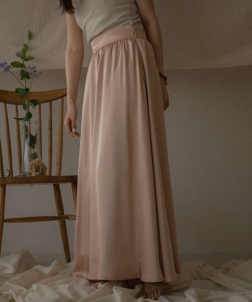 mideal(マイディール)の「satin maxi flare skirt / サテンマキシフレアスカート(スカート・レディース・ピンク/ブルー系その他/オフホワイト・FREE)」の1枚目の写真