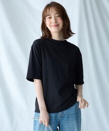 マルチファンクションモックネックTシャツ