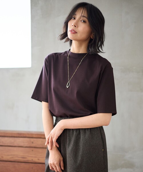 ANY（エニィ）の「マルチファンクションモックネックTシャツ（Tシャツ/カットソー・レディース・ブラック系/ダークブラウン系/ダークグリーン系/オールドローズ系/ネイビー系/アイボリー系・3/2）」の3枚目の写真