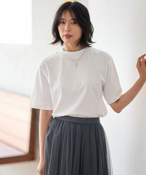 ANY（エニィ）の「マルチファンクションモックネックTシャツ（Tシャツ/カットソー・レディース・ブラック系/ダークブラウン系/ダークグリーン系/オールドローズ系/ネイビー系/アイボリー系・3/2）」の4枚目の写真