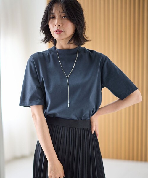 ANY（エニィ）の「マルチファンクションモックネックTシャツ（Tシャツ/カットソー・レディース・ブラック系/ダークブラウン系/ダークグリーン系/オールドローズ系/ネイビー系/アイボリー系・3/2）」の5枚目の写真