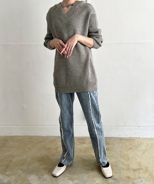 Jewelobe(ジュエローブ)の「ショルダージップルーズニットプルオーバー(ニット/セーター・レディース・グレー/ブラック/オフホワイト/レッド・FREE)」の18枚目の写真