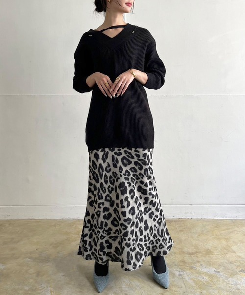 Jewelobe(ジュエローブ)の「ショルダージップルーズニットプルオーバー(ニット/セーター・レディース・グレー/ブラック/オフホワイト/レッド・FREE)」の13枚目の写真