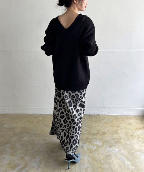 Jewelobe(ジュエローブ)の「ショルダージップルーズニットプルオーバー(ニット/セーター・レディース・グレー/ブラック/オフホワイト/レッド・FREE)」の14枚目の写真