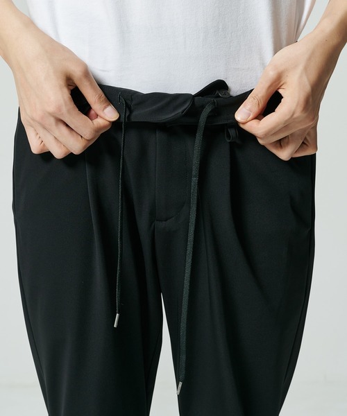 THE PERMANENT EYE(ザパーマネントアイ)の「Light Matte Stretch Jersey Tapered Pants(スラックス・メンズ・ブラック/オリーブ・44)」の12枚目の写真