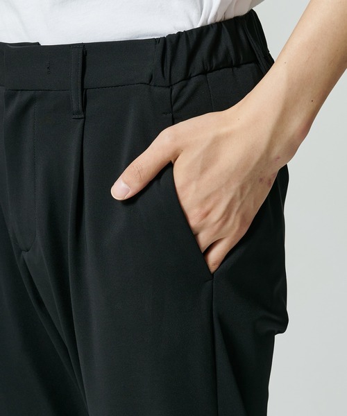 THE PERMANENT EYE(ザパーマネントアイ)の「Light Matte Stretch Jersey Tapered Pants(スラックス・メンズ・ブラック/オリーブ・44)」の11枚目の写真