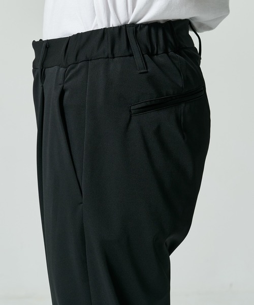 THE PERMANENT EYE(ザパーマネントアイ)の「Light Matte Stretch Jersey Tapered Pants(スラックス・メンズ・ブラック/オリーブ・44)」の14枚目の写真