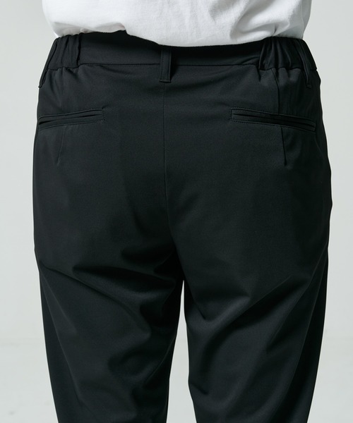 THE PERMANENT EYE(ザパーマネントアイ)の「Light Matte Stretch Jersey Tapered Pants(スラックス・メンズ・ブラック/オリーブ・44)」の8枚目の写真