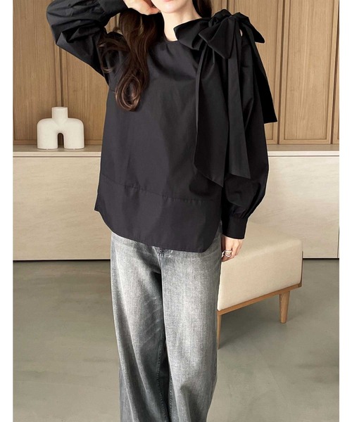 YOUING.(ユイン)の「ショルダーリボンブラウス(シャツ/ブラウス・レディース・オフホワイト/ブラック・MEDIUM/LARGE)」の16枚目の写真