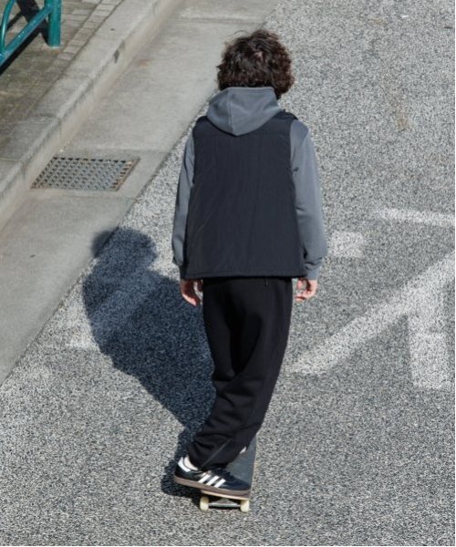 GLAZOS（グラソス）の「【大人向けサイズあり】裏起毛・ジョガーパンツ（その他パンツ・キッズ・グレー/チャコールグレー・LL/S/M/L）」の4枚目の写真