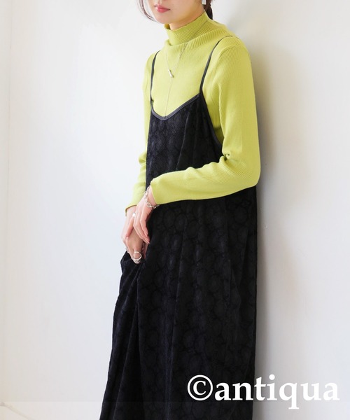 antiqua(アンティカ)の「ベロアレースキャミワンピース(ワンピース・レディース・ブラック/ベージュ・ONESIZE)」の1枚目の写真