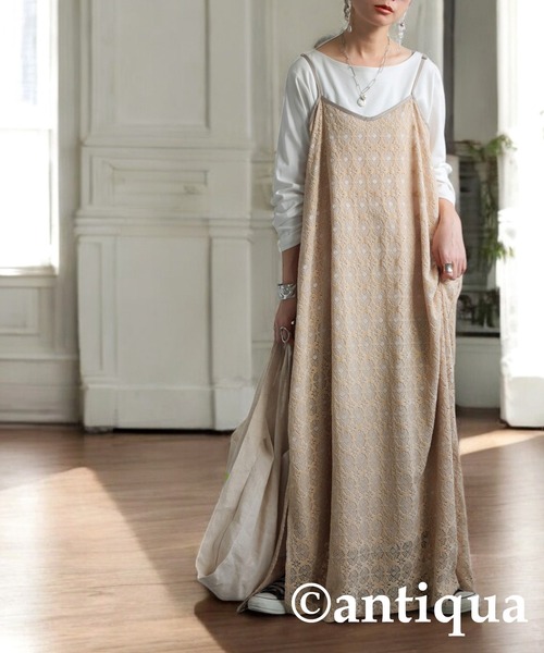 antiqua(アンティカ)の「ベロアレースキャミワンピース(ワンピース・レディース・ブラック/ベージュ・ONESIZE)」の4枚目の写真