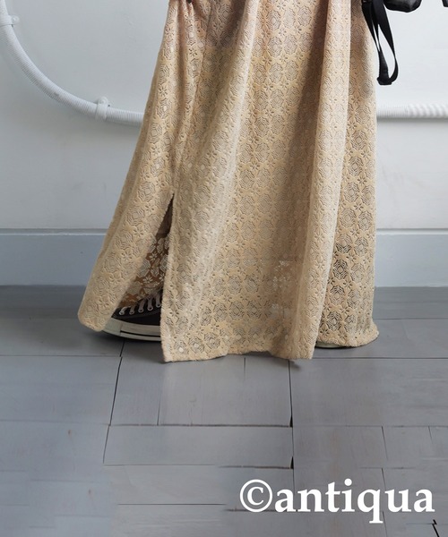 antiqua(アンティカ)の「ベロアレースキャミワンピース(ワンピース・レディース・ブラック/ベージュ・ONESIZE)」の5枚目の写真