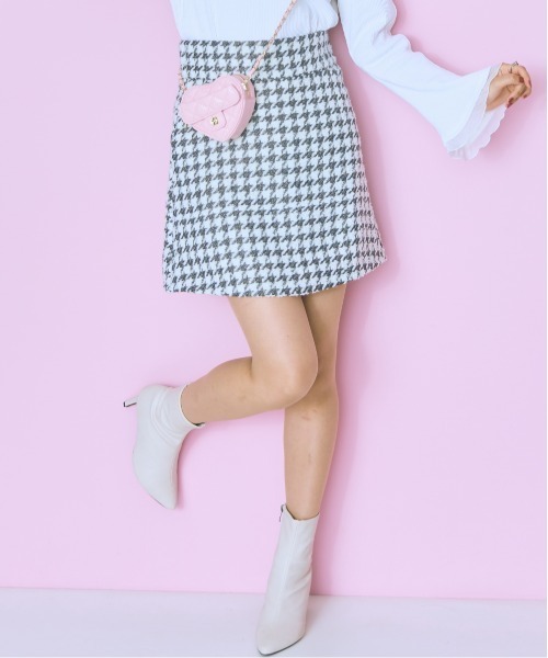 marun（マルン）の「＜大きいサイズ＞ 千鳥格子柄ツイードスカート marun（スカート・レディース・ホワイト系/グレー系・4L/3L/LL/L/5L）」の2枚目の写真