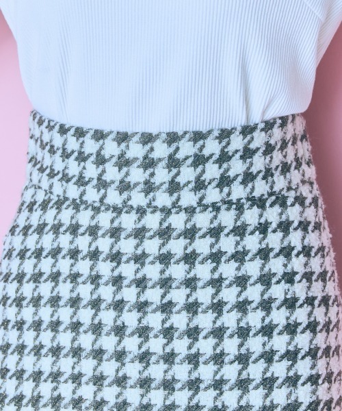marun（マルン）の「＜大きいサイズ＞ 千鳥格子柄ツイードスカート marun（スカート・レディース・ホワイト系/グレー系・4L/3L/LL/L/5L）」の10枚目の写真