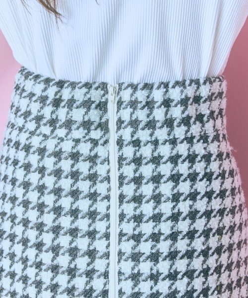 marun（マルン）の「＜大きいサイズ＞ 千鳥格子柄ツイードスカート marun（スカート・レディース・ホワイト系/グレー系・4L/3L/LL/L/5L）」の11枚目の写真