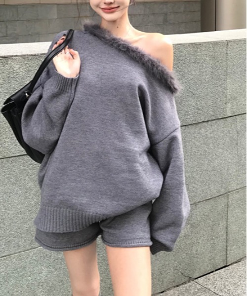 gossip!ロサンゼルス(ゴシップロサンゼルス)の「Y2K エコファー ニット ガーリーセットアップ(アンサンブル・レディース・グレー/ブラウン・FREE)」の1枚目の写真