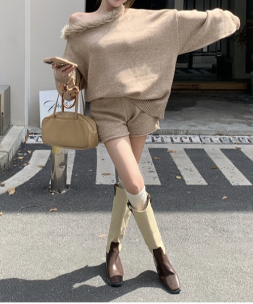 gossip!ロサンゼルス(ゴシップロサンゼルス)の「Y2K エコファー ニット ガーリーセットアップ(アンサンブル・レディース・グレー/ブラウン・FREE)」の15枚目の写真