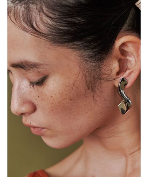 UN3D.（アンスリード）の「PLUMP SWELL PIERCE / プランプスウェルピアス（ピアス（両耳用）・レディース・シルバー/ゴールド・FREE）」の18枚目の写真