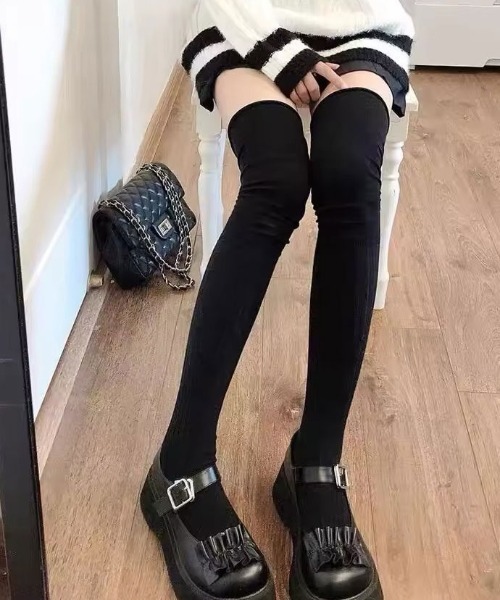 BARELY BLUE（ベアリーブルー）の「【 BARELY BLUE / ベアリーブルー 】 切り替え ルーズ リブ ニーハイソックス（ソックス/靴下・レディース・グレー/アイボリー/ブラック・FREE）」の6枚目の写真